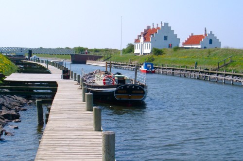 Frederik d. VII's kanal og Limfjordsmuseet ved Løgstør (9/5-2002).
